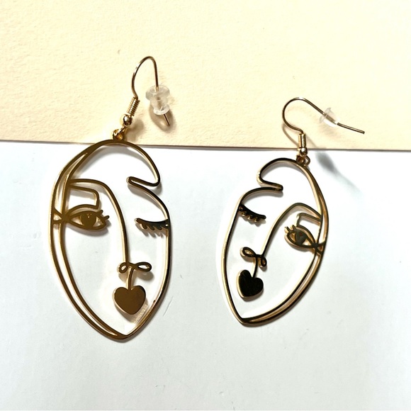 🏷️ faux gold abstract face dangling earrings - Picture 7 of 7